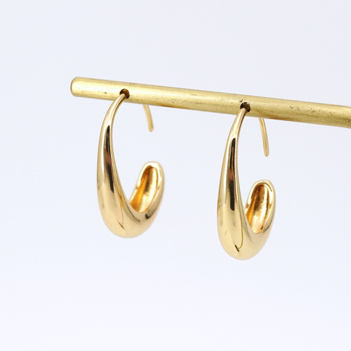 Simple C Shape Waterdrop Hoop Earrings