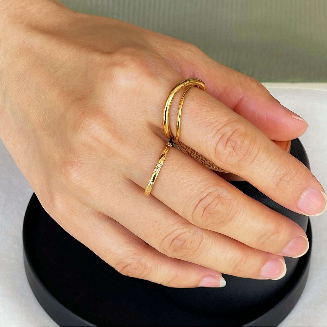 Double Curved Band Interlocked Ring, Simple Stacking Rings