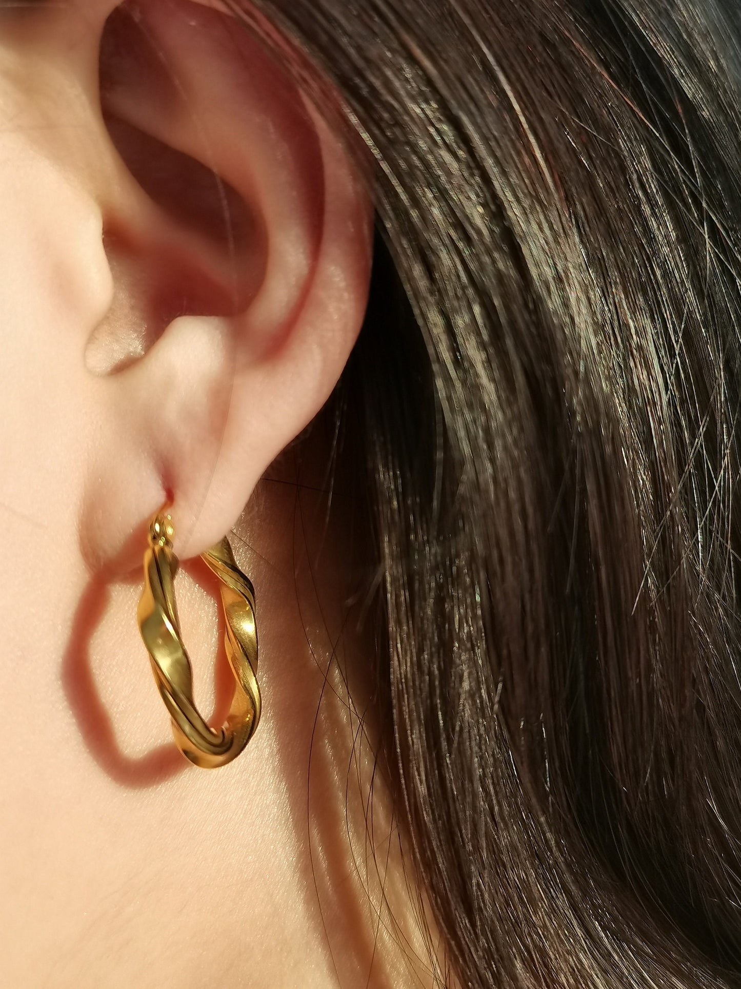 25mm Gold Twist Hoop Earrings