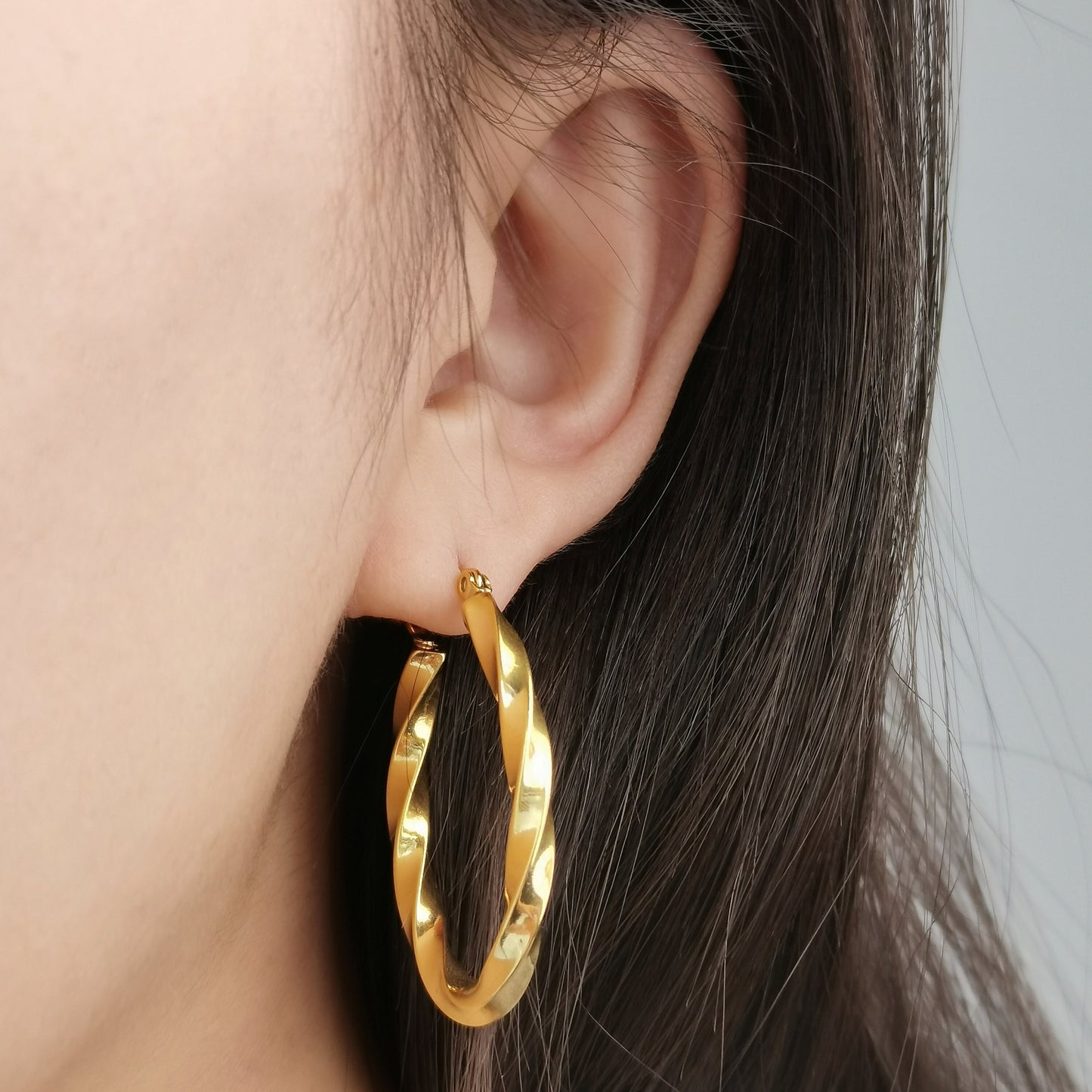 Chunky Gold wisted Hoop Earrings, Round/Oblong Twist Hoops