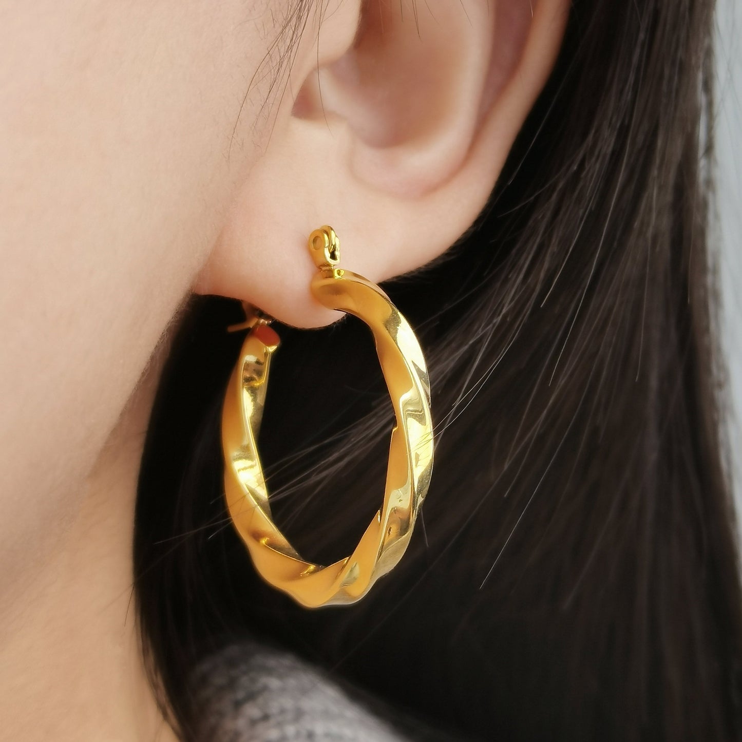 Chunky Gold wisted Hoop Earrings, Round/Oblong Twist Hoops