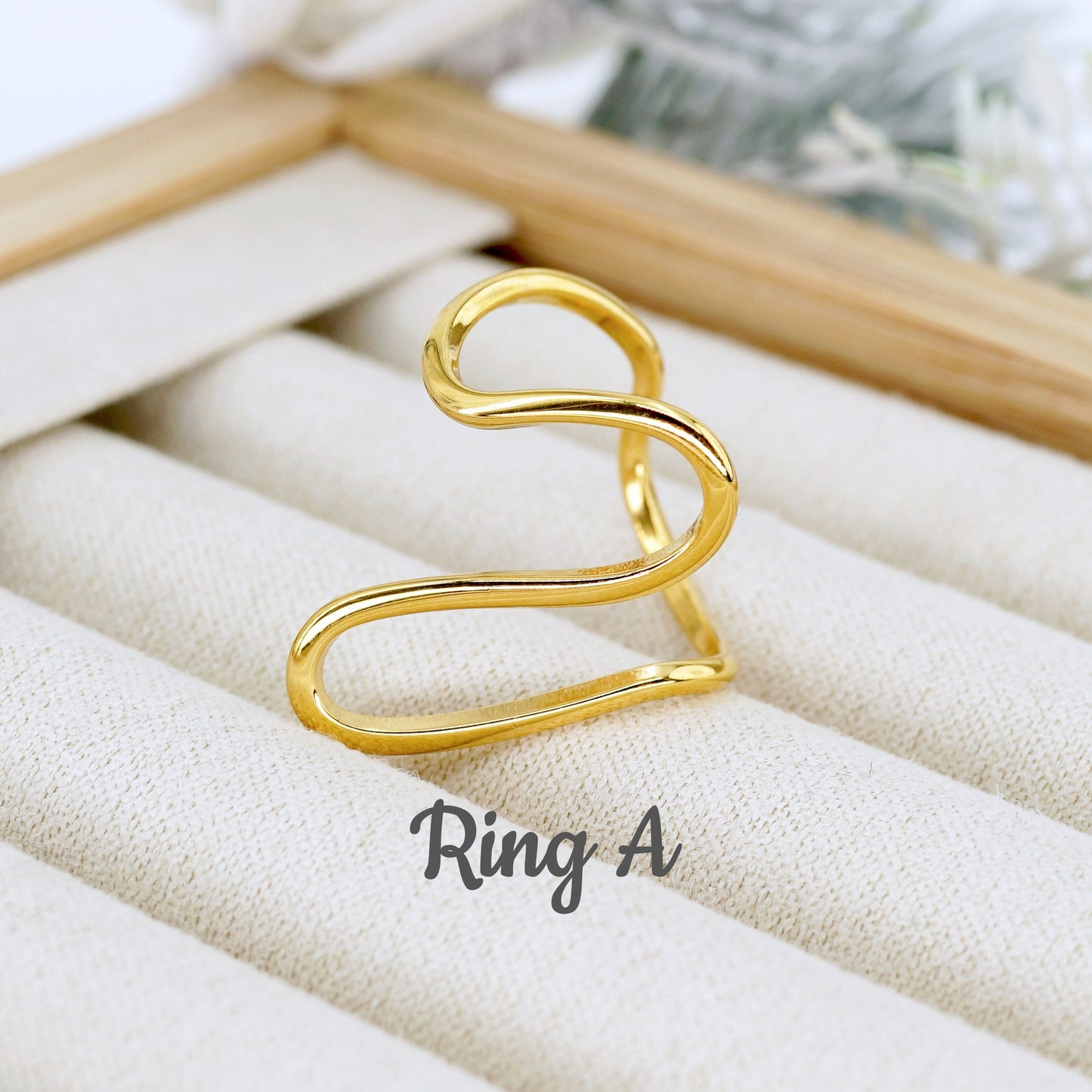 Dainty Gold Curved Ring